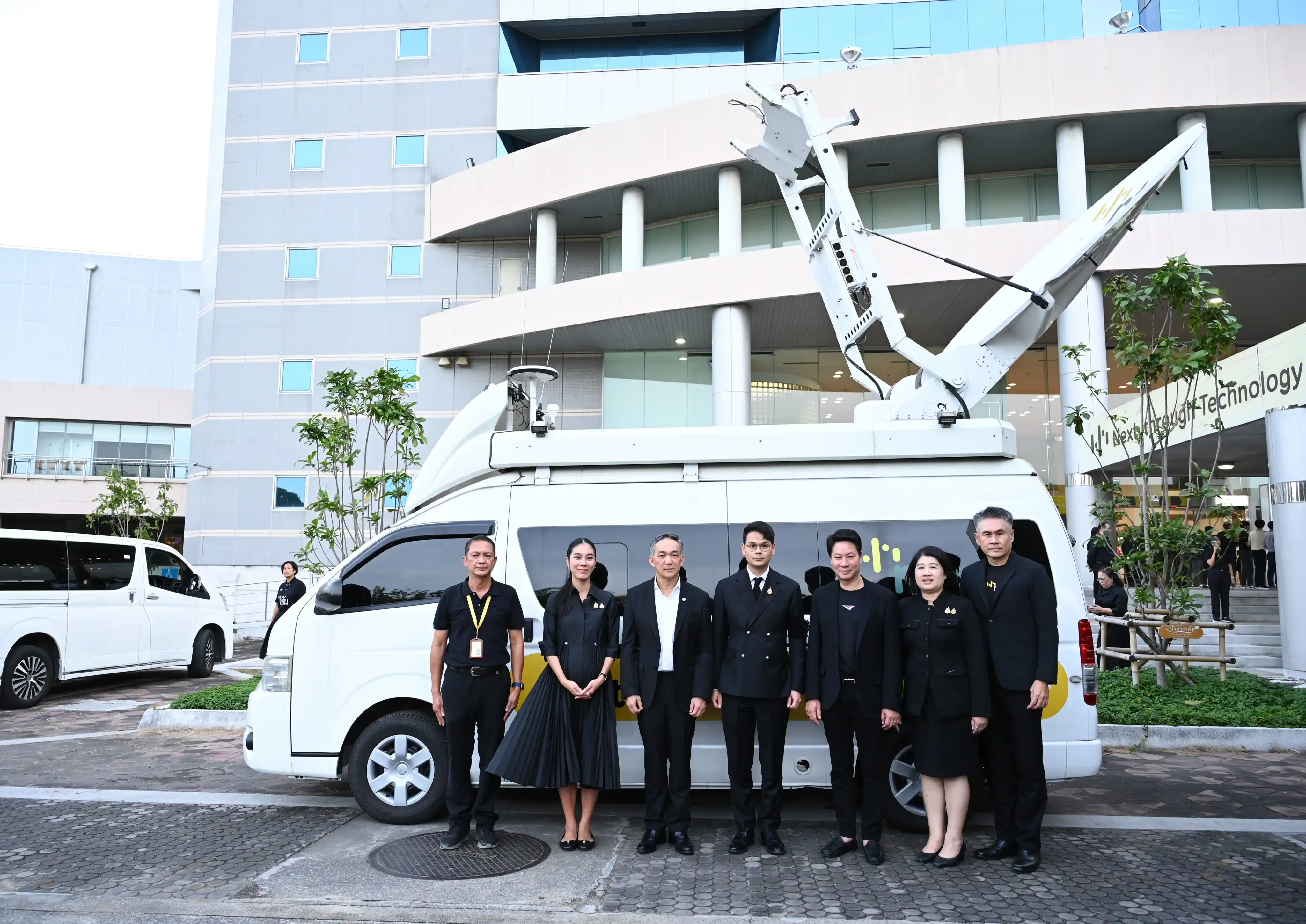 NTมอบถุงยังชีพช่วยเหลือผู้ประสบภัยน้ำท่วมในหาดใหญ่